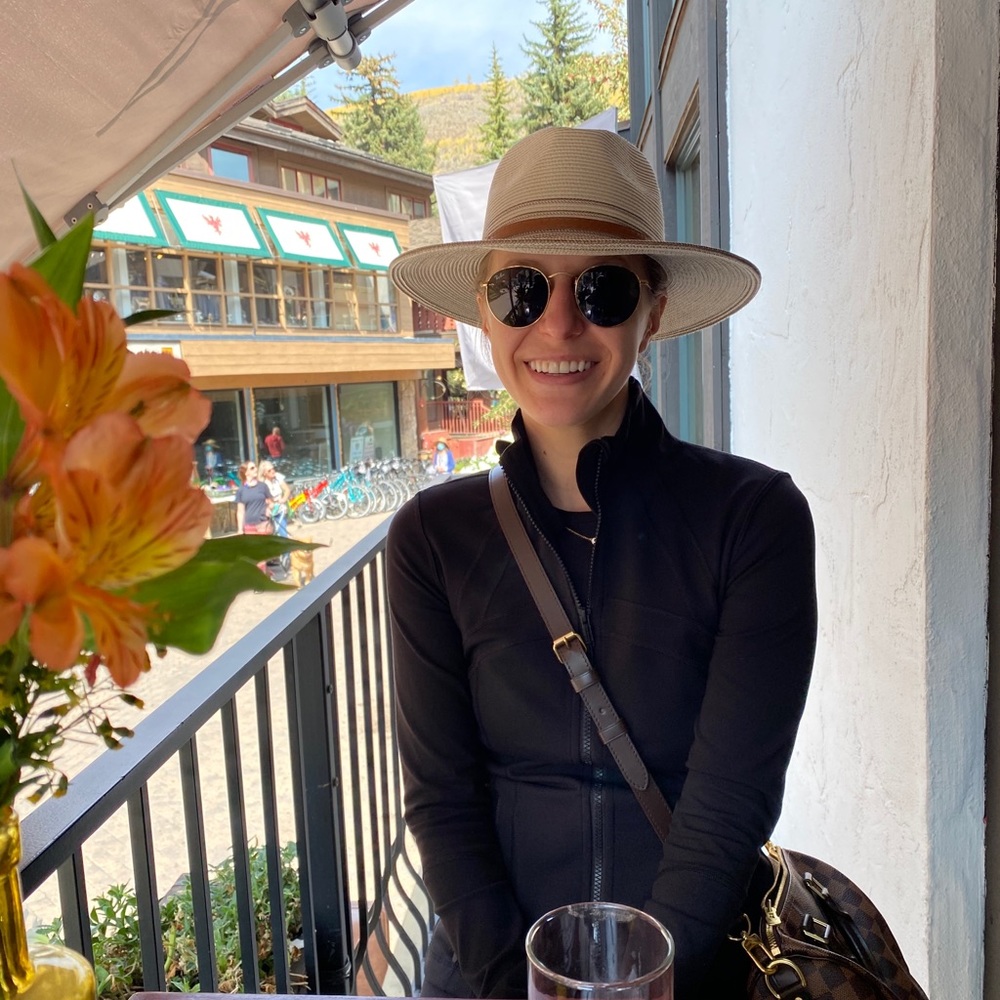 Meet your Posher, Caroline